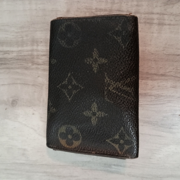 Louis Vuitton Key Case Monogram Multicle 6 - Picture 2 of 8